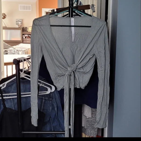 Lululemon Wrap - Picture 3 of 3